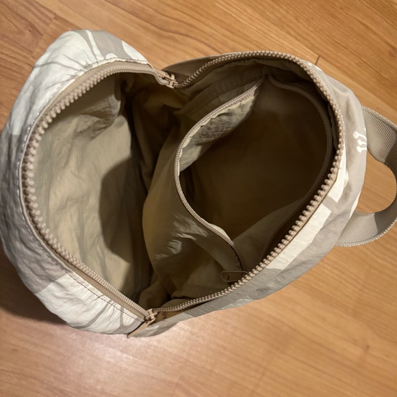 ALOHA Collection Keep it Light MINI Backpack in Hana Hou - Picture 4 of 6